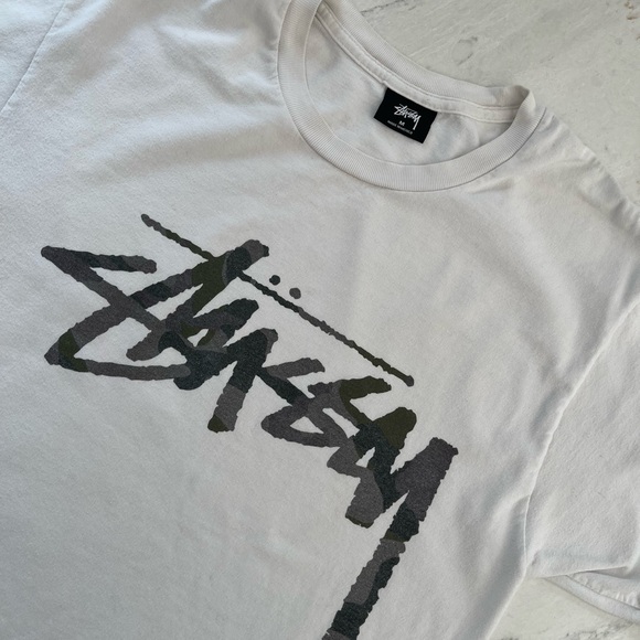 Y2K STUSSY White Tee with Olive & Black Camo Logo, Size Medium - Picture 10 of 10
